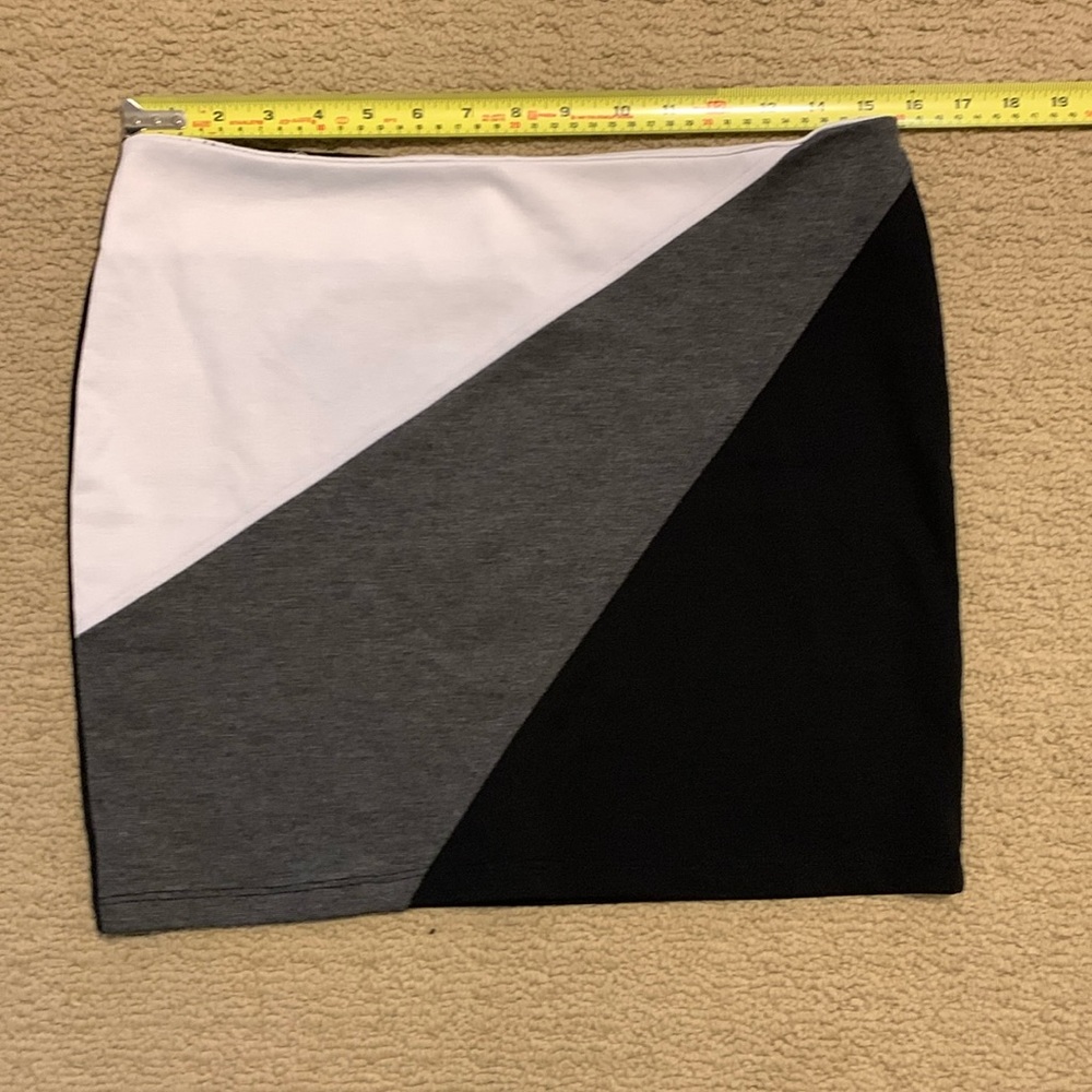 Color block mini pencil skirt - Picture 3 of 8